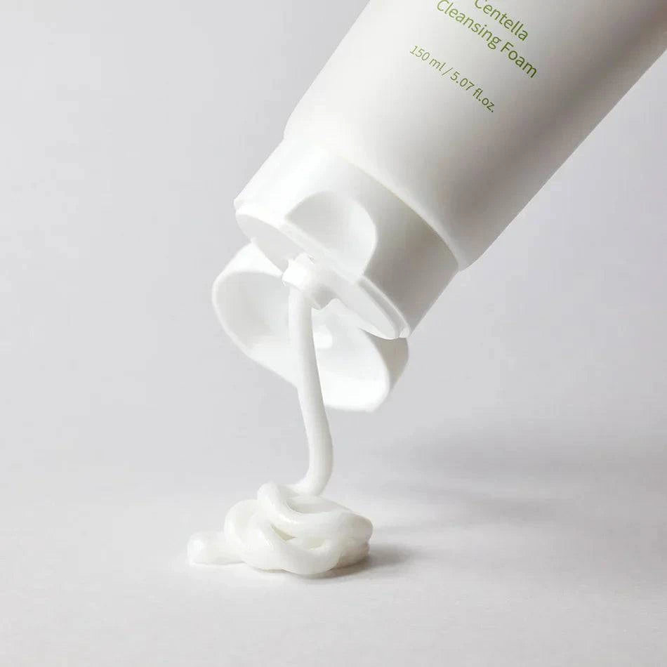 Centella Cleansing Foam 150mL - Banana is white