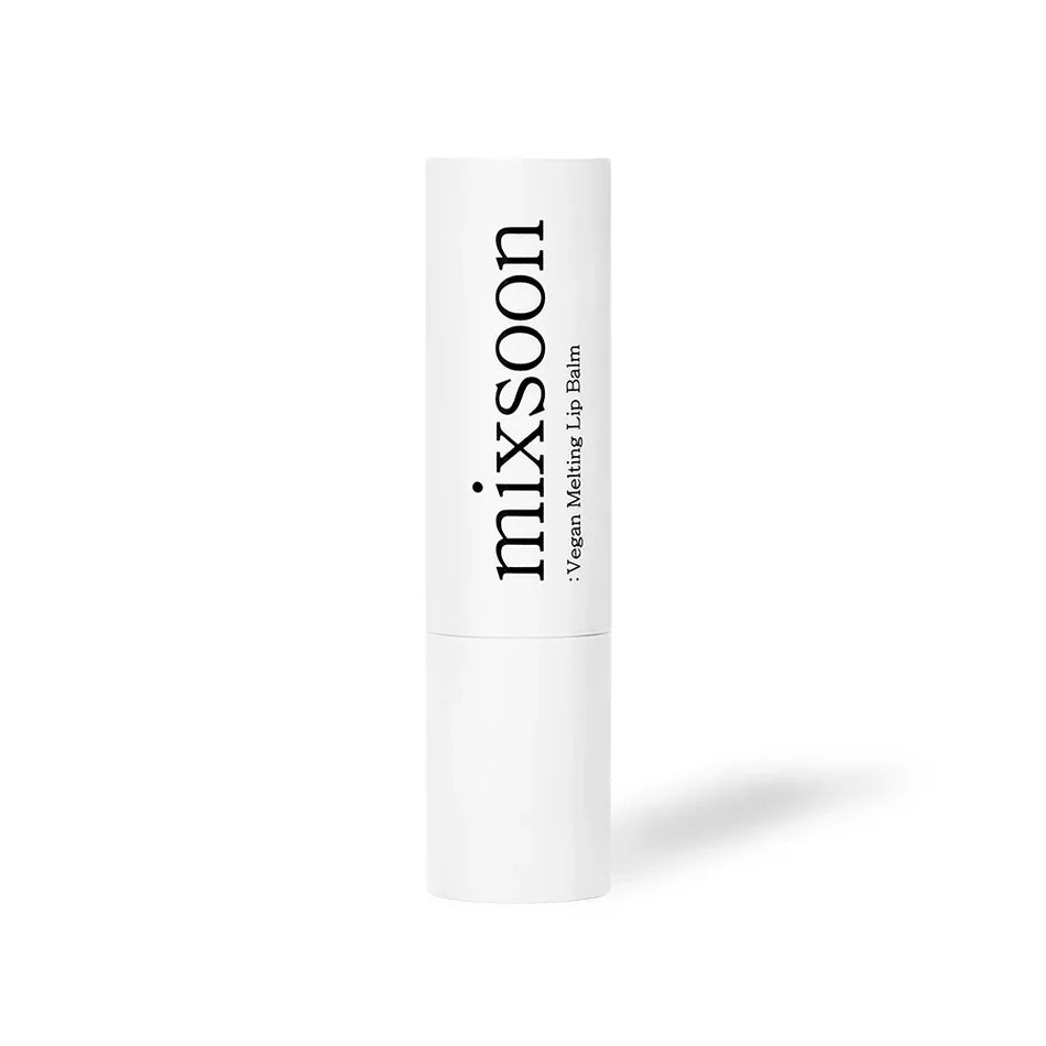 Vegan Melting Lip Balm 01. Clear (4.1g) - Banana is white